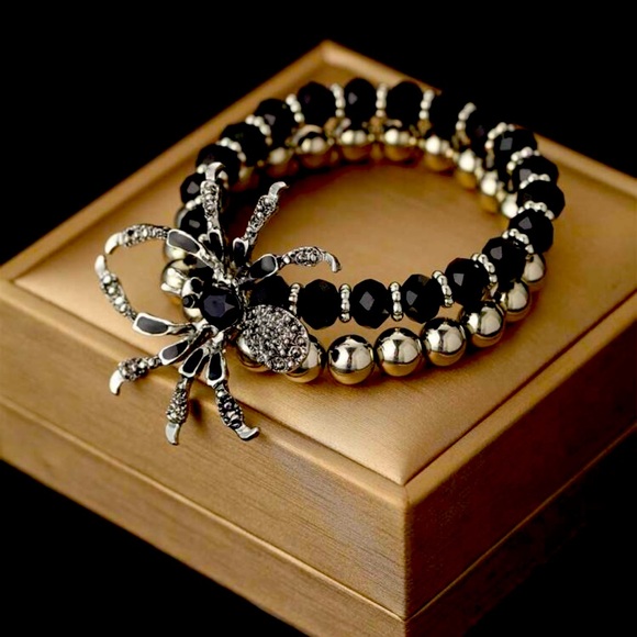 🕷️😬🕷️ SCARY❗️ BLACK AND SILVER SPIDER STRETCH BRACELET❗️ STUNNING❗️ - Picture 4 of 5